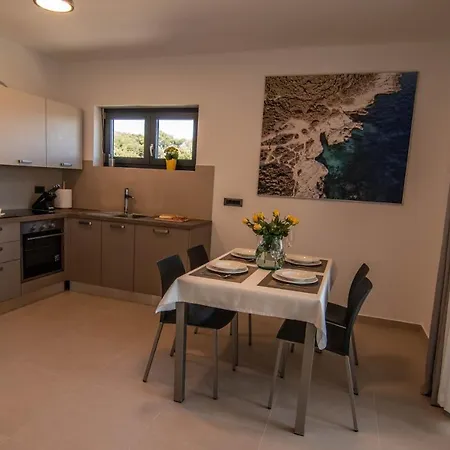 Luxury Grotta With Sea View And Swimming Pool * Premantura